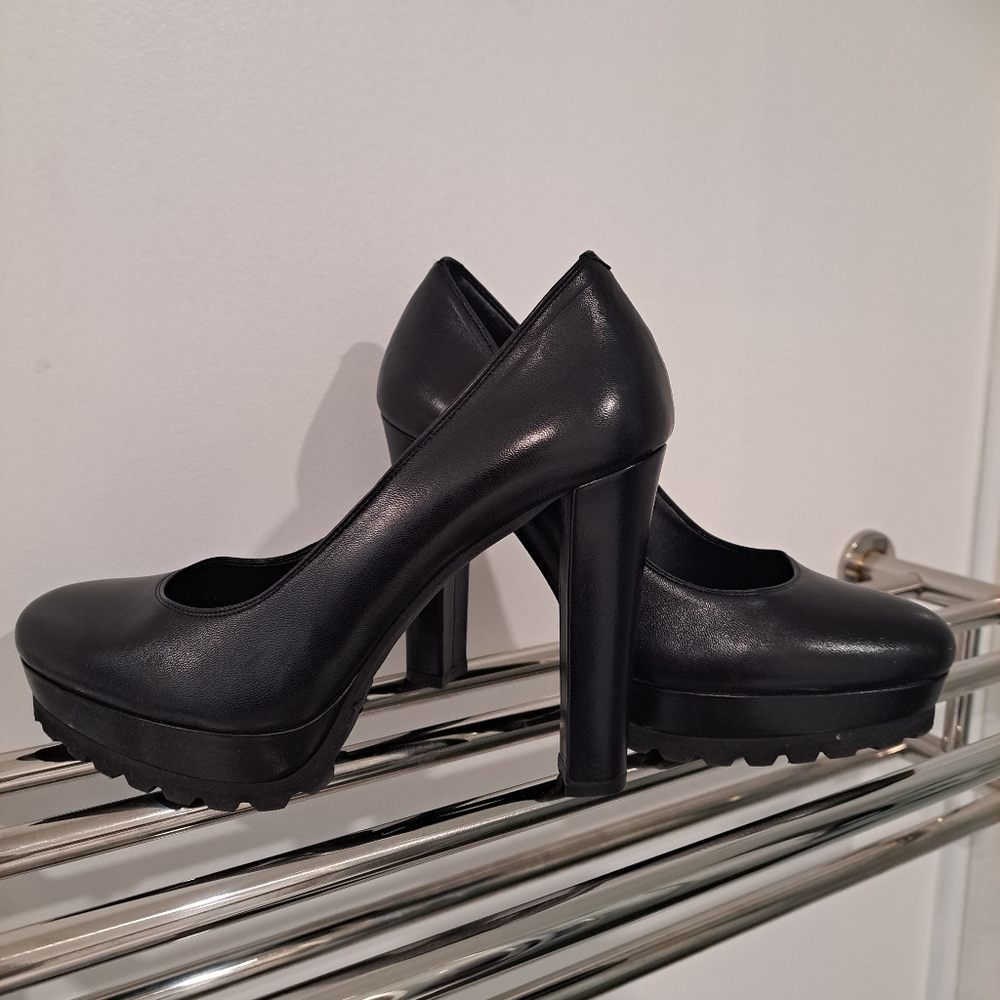 Albano Italian pumps.
